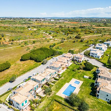 A Vilita Beach Apartment Pera Bagian luar foto