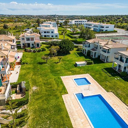 A Vilita Beach Apartment Pera Bagian luar foto