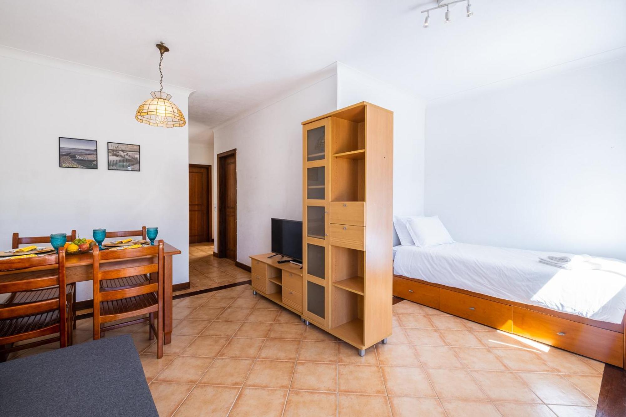 A Vilita Beach Apartment Pera Bagian luar foto