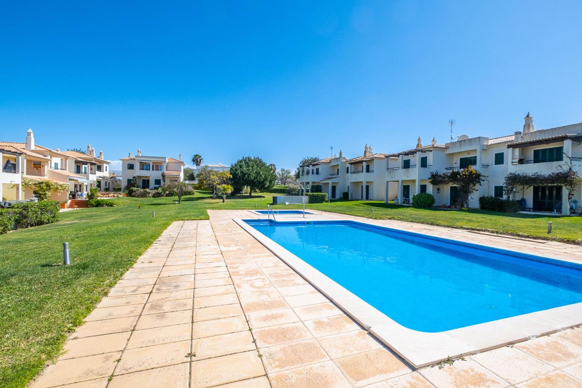 A Vilita Beach Apartment Pera Bagian luar foto